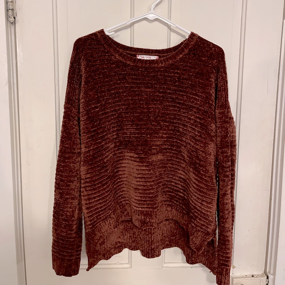 super cute sweater, gives off thanksgiving sweater vibes
